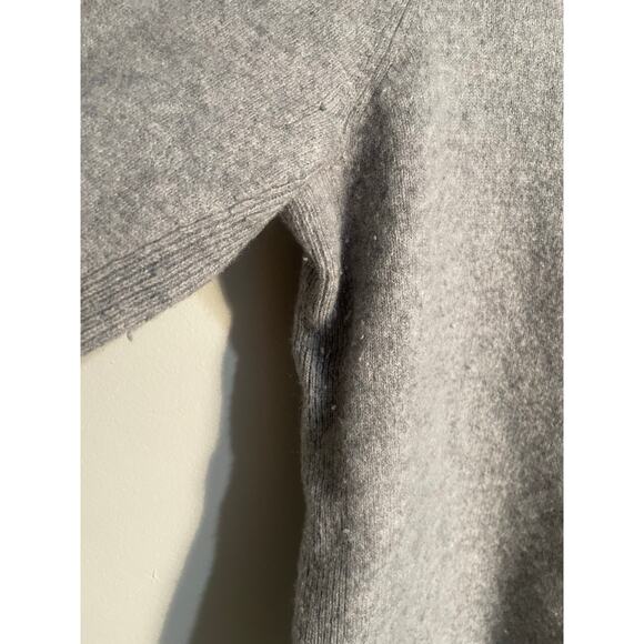 Halogen Gray 100% Cashmere Crewneck Sweater Size 1 (Small) - Picture 2 of 9